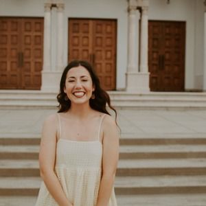 Meet your Posher, Olivia